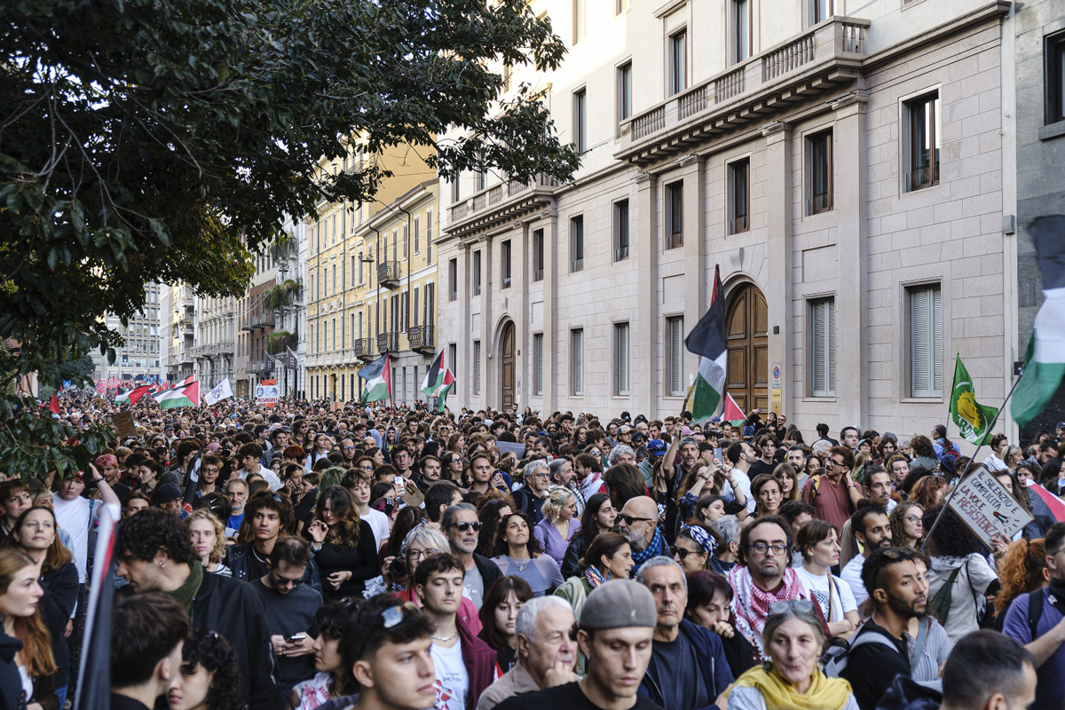 2-milano-corteo